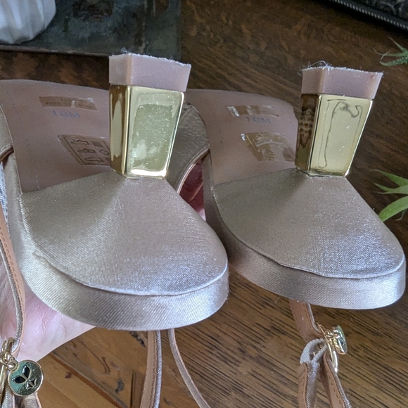 J. Renee Aleksa Women's gold/nude/beige pumps size 10  retail $125 - Picture 15 of 15